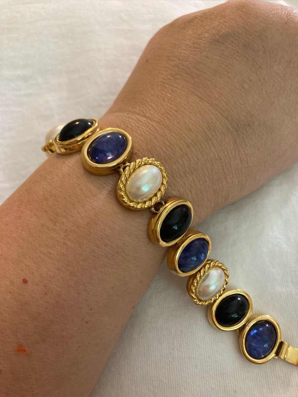 Monet Signed Vintage Oval Faux Pearl & Blue Push Clasp Bracelet